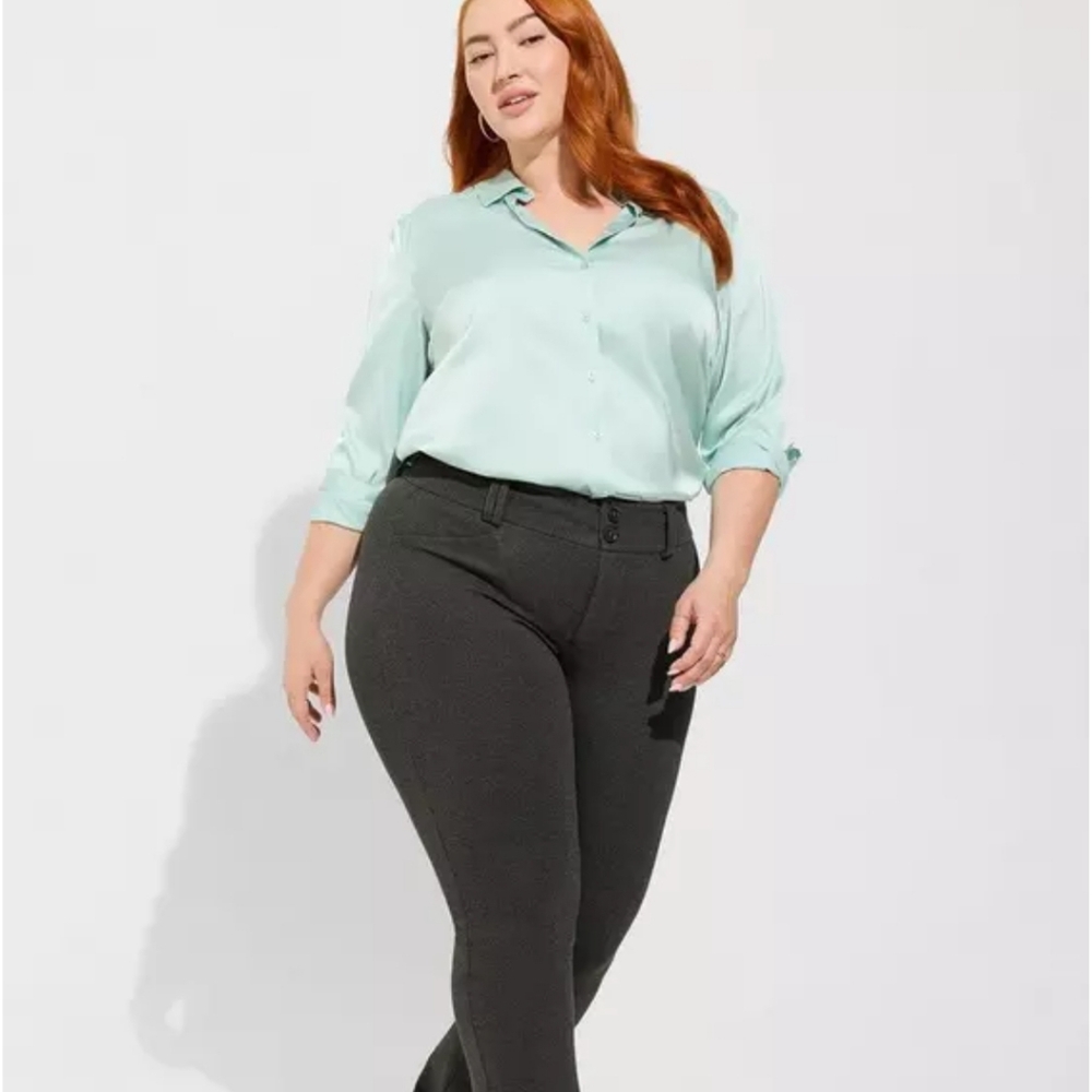 NWT Torrid Madison Satin Button-Up Long Sleeve Shirt Size 1X 14-16